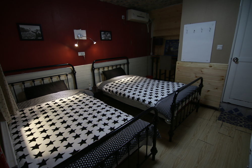 Djmt Universal Guest House Xi'an  Exteriör bild